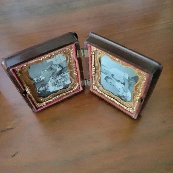 Antique Early Bakelite Double Frame  in Folding Travel Case - Picture 7 of 8